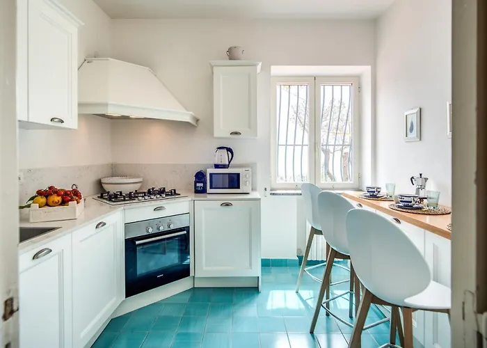 Posea Collection - Levante